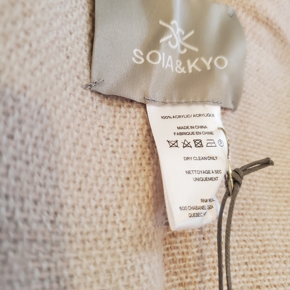 Soia & Kyo Fringed Shawl - Picture 6 of 8